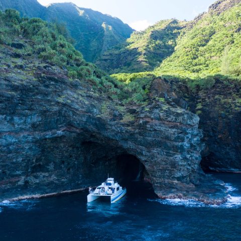 Napali coast boat tour Kauai